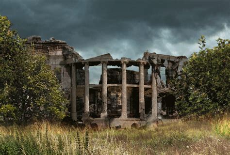 The Ruins of a Great House Ünlü Bir Yıkım ve İmparatorluğun Soluklaşmış Hali!